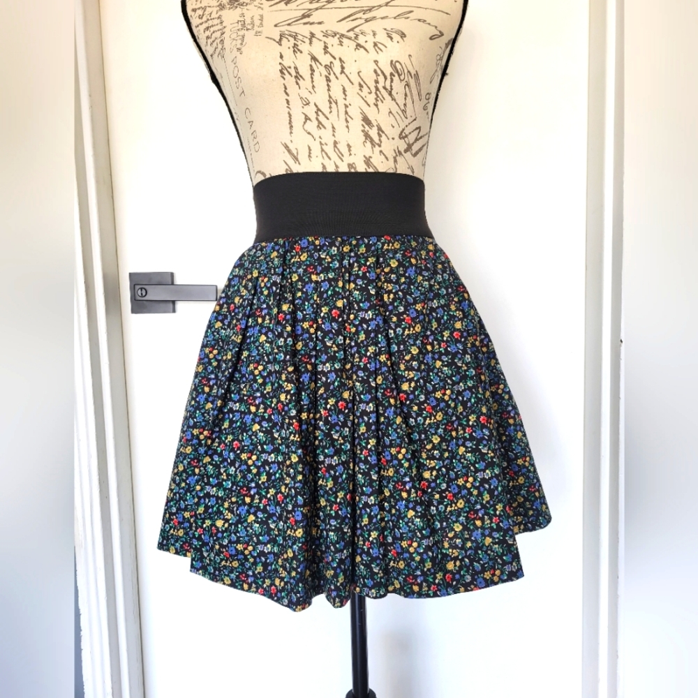 Y2K Necessary Objects Cotton Pockets‎ Mini Skirt Size S